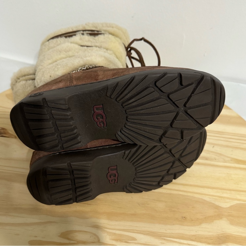 UGG - Picture 8 of 10
